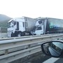 Scontro tra tir sulla A12, autista in prognosi riservata