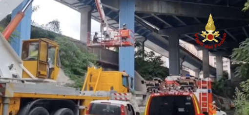 Incidente sul lavoro nel cantiere per il nodo di San Benigno, ferita una giovane (video) Incidente sul lavoro nel cantiere per il nodo di San Benigno, ferita una giovane (video)