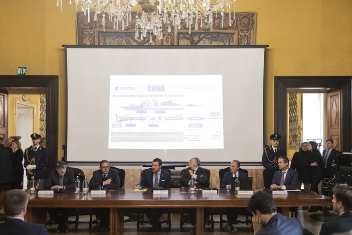 Gronda di Genova, firmato il protocollo d'intesa. Bucci: "Stiamo per abbandonare l'isolamento infrastrutturale"