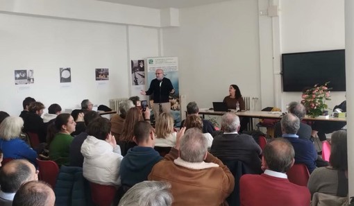 "Dai diamanti non nasce niente", l'Istituto Marsano festeggia 50 anni dai primi diplomi di maturità