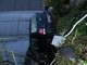 Perde il controllo dell'auto e finisce contro una cabina elettrica, due persone salvate dai vigili del fuoco a Natale Perde il controllo dell'auto e finisce contro una cabina elettrica, due persone salvate dai vigili del fuoco a Natale