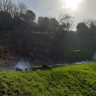 Incendio di Cogoleto: sparito il fronte di fiamma, permangono solo alcuni focolai e fumaioli