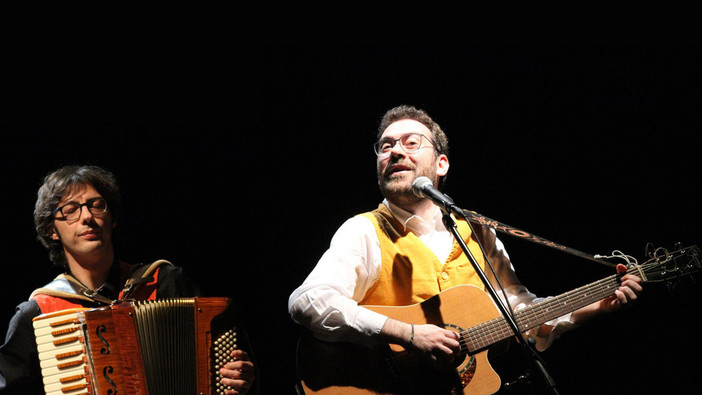 Mario Incudine in scena con "Anime migranti" Mario Incudine in scena con "Anime migranti"