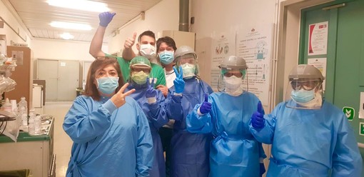 Coronavirus, al San Martino 78 nuovi nati dall'inizio dell'emergenza. Continuano le attestazioni di solidarietà al personale (FOTO) Coronavirus, al San Martino 78 nuovi nati dall'inizio dell'emergenza. Continuano le attestazioni di solidarietà al personale (FOTO)