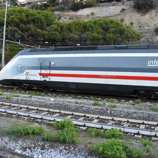 Ripristino treni Intercity sulla linea Milano-Ventimiglia, soddisfazione da parte della Regione: "Ottima notizia per tutta la Liguria"