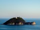 Leggenda e segreti dell’isola Gallinara sul mare di Albenga Leggenda e segreti dell’isola Gallinara sul mare di Albenga