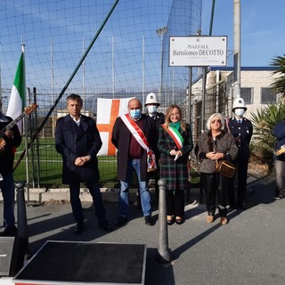 Piazzale Bartolomeo Decotto in onore del capitano di galea che portò i semi e la prima pianta di basilico a Pra'