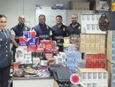 Maxi sequestro nel centro storico, confiscati un milione e mezzo di prodotti da fumo e articoli contraffatti: denunciati i titolari Maxi sequestro nel centro storico, confiscati un milione e mezzo di prodotti da fumo e articoli contraffatti: denunciati i titolari