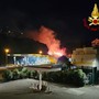 Arenzano, brucia ancora il bosco tra l’Aurelia e la pineta Arenzano, brucia ancora il bosco tra l’Aurelia e la pineta