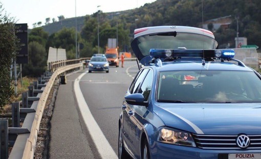 Cade con la moto in autostrada tra Varazze e Arenzano: centauro ricoverato, code direzione Genova Cade con la moto in autostrada tra Varazze e Arenzano: centauro ricoverato, code direzione Genova