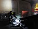 Grosso incendio a Busalla, a fuoco un capannone, sul posto trenta vigili del fuoco (Foto e video)