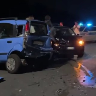 San Fruttuoso: a forte velocità si schianta contro le auto parcheggiate