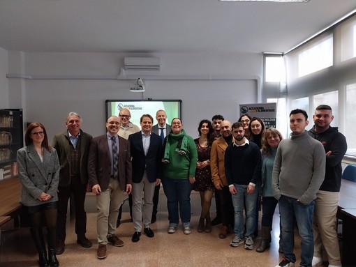 Ventidue nuovi diplomati all'Its di Imperia per l'impiego nella filiera olivicola e olearia Ventidue nuovi diplomati all'Its di Imperia per l'impiego nella filiera olivicola e olearia