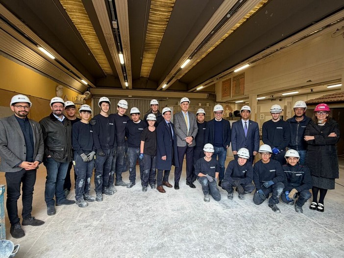 Incontro E.S.S.E.G. e consoli Sud e Centro America per far conoscere le opportunità della scuola edile e per l'internazionalizzazione delle imprese Incontro E.S.S.E.G. e consoli Sud e Centro America per far conoscere le opportunità della scuola edile e per l'internazionalizzazione delle imprese