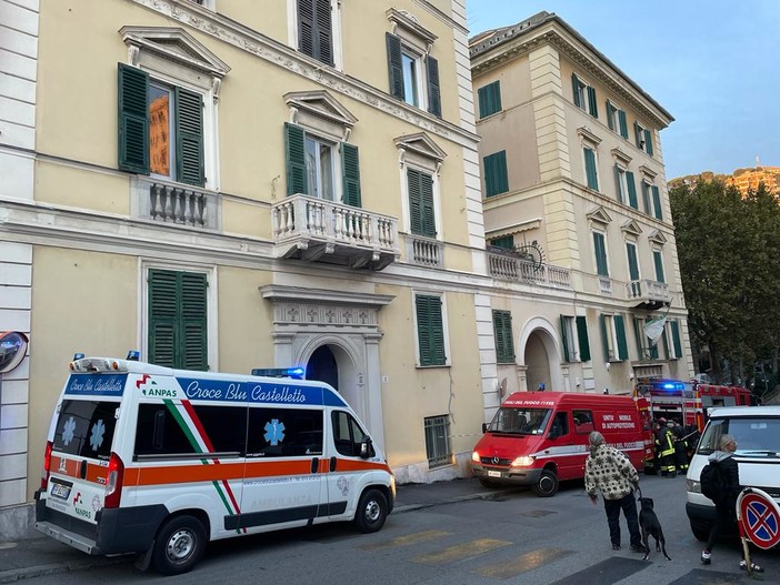 Castelletto, a fuoco un appartamento in passo Caporale Pietro Barsanti (Foto) Castelletto, a fuoco un appartamento in passo Caporale Pietro Barsanti (Foto)