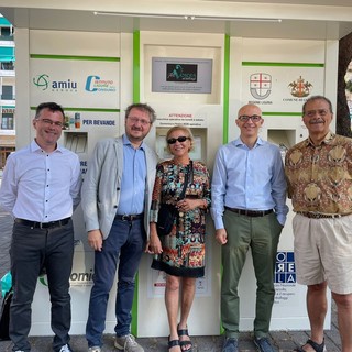 Inaugurato ad Albaro il nuovo ecocompattatore, è il sedicesimo della città