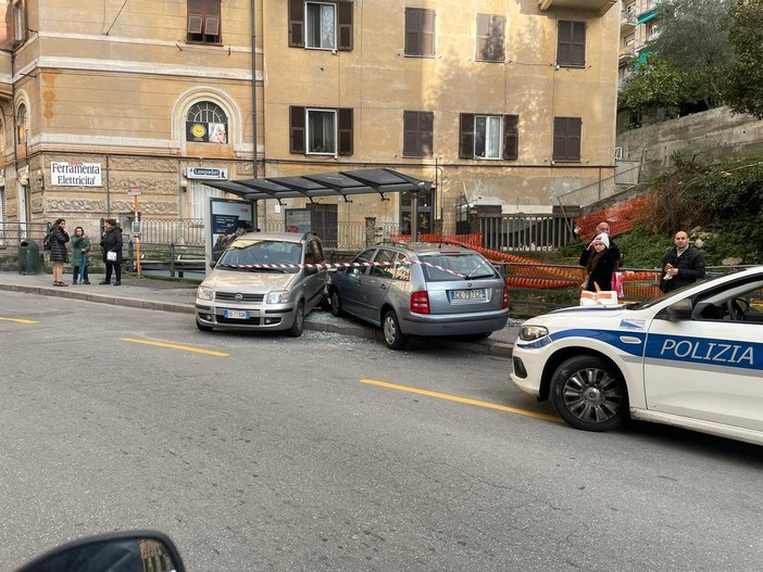 Incidente in largo Merlo, due persone al pronto soccorso Incidente in largo Merlo, due persone al pronto soccorso