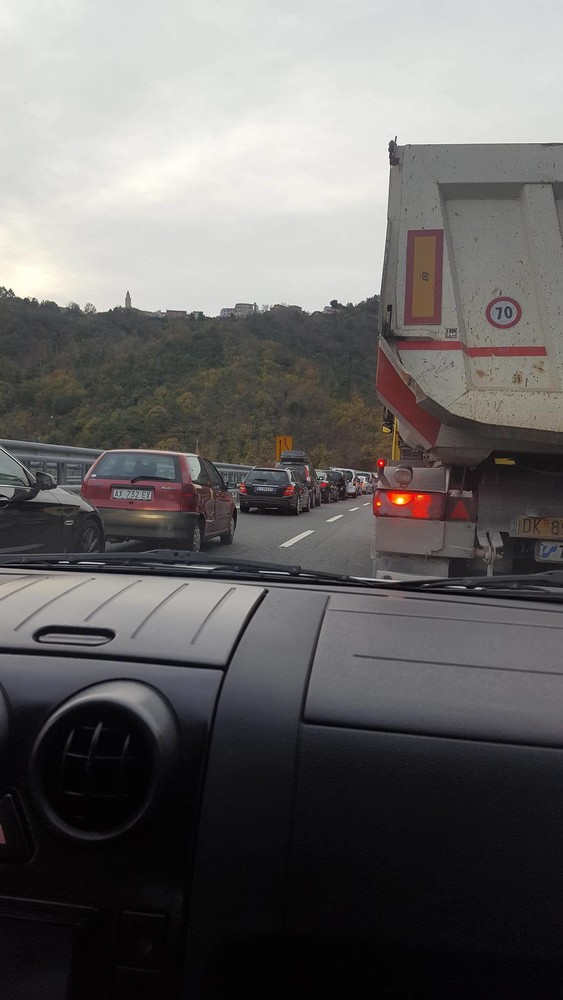 Cantieri sull’Autostrada A10, disagi alla viabilità code e rallentamenti