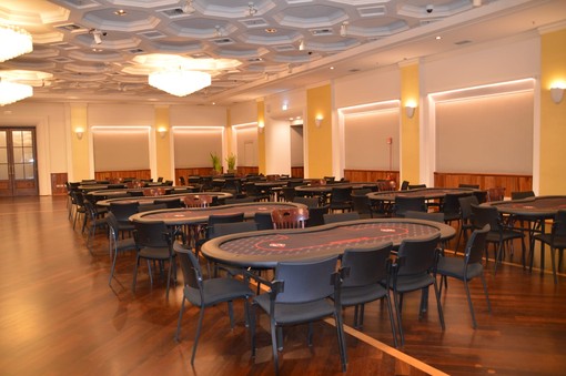 Casinò di Sanremo, giugno da record: incassi in crescita e quasi un milione di euro distribuito alle slot
