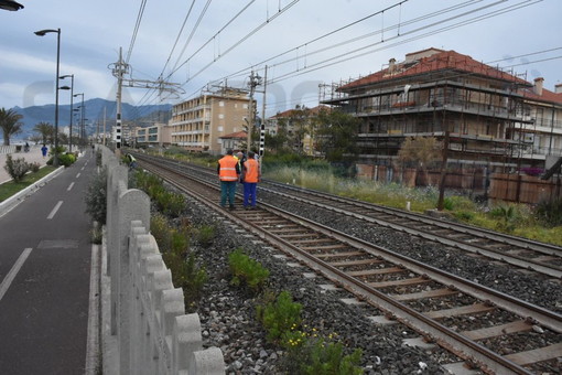 Investimento ferroviario tra Bordighera e Vallecrosia: circolazione interrotta