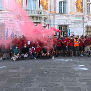 Lunedì 28 giugno presidio dei lavoratori somministrati Compagnia Unica davanti a Palazzo San Giorgio