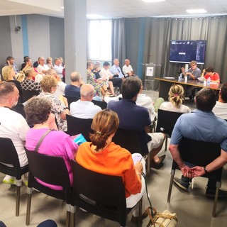 Rifiuti, Confcommercio al Comune: “Collaboriamo, ma il servizio Amiu sia all’altezza” Rifiuti, Confcommercio al Comune: “Collaboriamo, ma il servizio Amiu sia all’altezza”