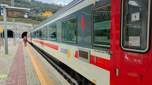 Dal 1° Aprile, 21 treni regionali in più nel fine settimana tra le località liguri e la Lombardia