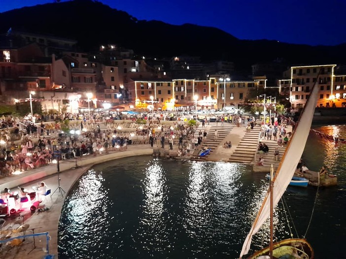 Nervi, inaugurato il nuovo porticciolo, Bucci: "Da oggi un nuovo affaccio sul mare in un'atmosfera unica"