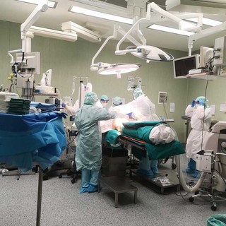 Donna muore durante una biopsia al polmone: indagati primario e specializzando del San Martino