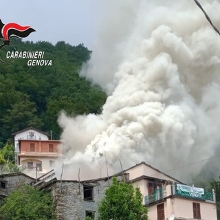San Colombano Certenoli: incendio Villa Oneto, i Carabinieri arrestano il mandante del rogo