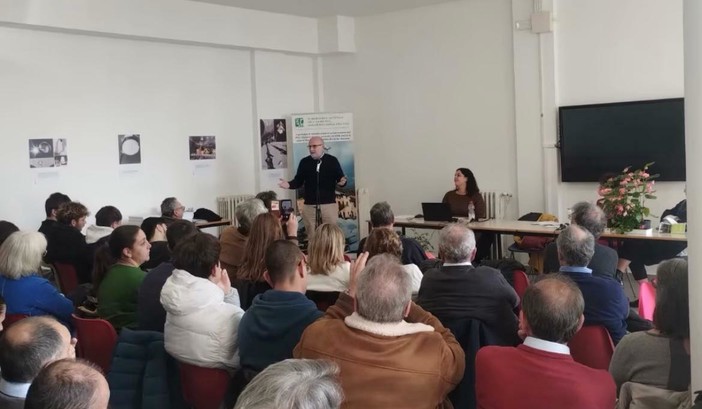 "Dai diamanti non nasce niente", l'Istituto Marsano festeggia 50 anni dai primi diplomi di maturità