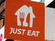 Just Eat, i riders potrebbero non lavorare in caso di allerta meteo, l'azienda annuncia l'apertura di una sede a Genova