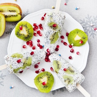 Mercoledì Veg: oggi prepariamo gelato su stecco di kiwi e semi di chia