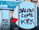 "Salvini come Kirk": la scritta apparsa in corso Europa ha suscitato reazioni dure dal mondo politico