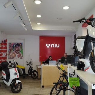 Ordinanza antismog, boom di richieste di scooter elettrici: "Vendite aumentate negli ultimi due mesi"