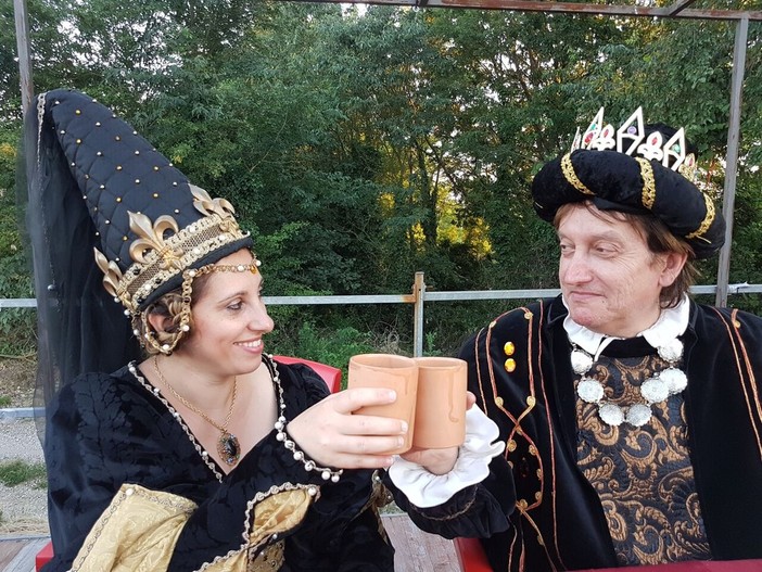 La Douja chiude in costume La Douja chiude in costume