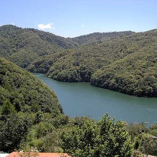 Lago della Busalletta, ricerche in corso per un ventenne scomparso