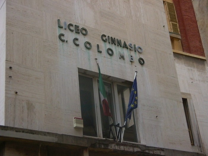 Genova, al 'Colombo' la gita costa tra gli 800 e i 1000 euro, ira del sindacato studentesco