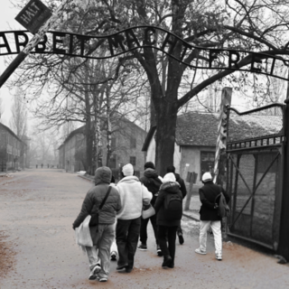 “Restituire la Memoria”, il libro degli studenti del Liceti di Rapallo nato dal viaggio ad Auschwitz