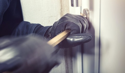 Recco, ladre in trasferta incastrate dalle telecamere dopo un furto in via Pisa Recco, ladre in trasferta incastrate dalle telecamere dopo un furto in via Pisa
