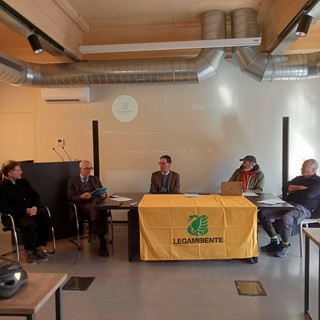 Clean Cities, Legambiente presenta i dati: "Genova ancora lontana da una mobilità sostenibile" Clean Cities, Legambiente presenta i dati: "Genova ancora lontana da una mobilità sostenibile"
