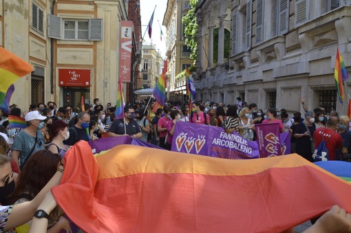 Via il patrocinio alla presentazione del libro di Costanza Miriano. Liguria Rainbow: "La propaganda ha trovato un confine"