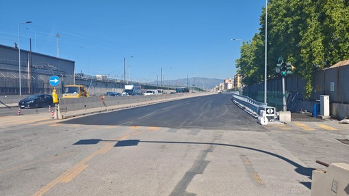 Lungomare Canepa, il cantiere accelera verso il traguardo: asfalto finito, parco lineare quasi pronto e limite a 70 km/h entro metà giugno Lungomare Canepa, il cantiere accelera verso il traguardo: asfalto finito, parco lineare quasi pronto e limite a 70 km/h entro metà giugno