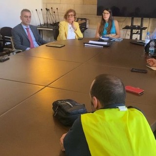 Lavoratori Phoenix, il Comune valuta una proroga-ponte: “Massimo impegno per salvaguardare i posti di lavoro”
