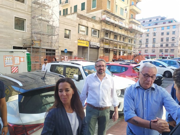 Elezioni politiche, la senatrice Ronzulli (Forza Italia) a Genova: "Il reddito di cittadinanza? Raddoppiamolo a chi ne ha bisogno"