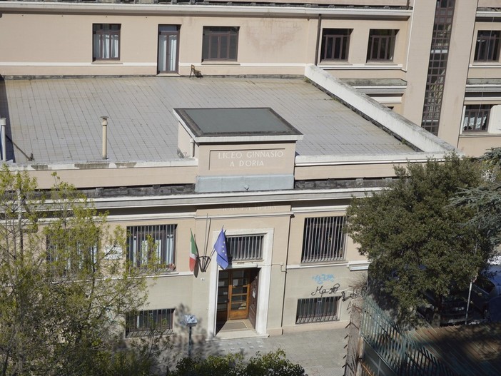 Notte del liceo classico: al D'Oria tra street art, Leopardi e twitter