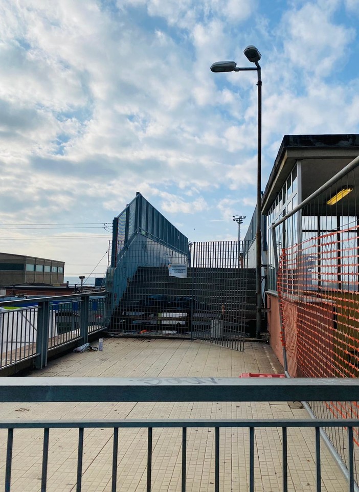 Partito Comunista Italiano federazione di Genova: "Iniziati i lavori di ripristino passerella ferroviaria della stazione di Genova Voltri"