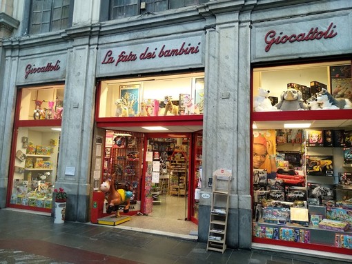 Cala il sipario su un altro storico negozio genovese: addio a “La Fata dei Bambini" di Galleria Mazzini Cala il sipario su un altro storico negozio genovese: addio a “La Fata dei Bambini" di Galleria Mazzini