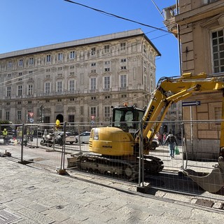 Lavori stradali in via Balbi, variazioni di percorso notturne per le linee AMT dal 6 al 10 ottobre Lavori stradali in via Balbi, variazioni di percorso notturne per le linee AMT dal 6 al 10 ottobre
