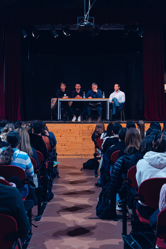Sicurezza in discoteca, il Silb entra nelle scuole: primo incontro al Gobetti con 100 studenti